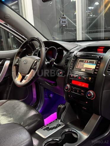 Kia Sorento-12