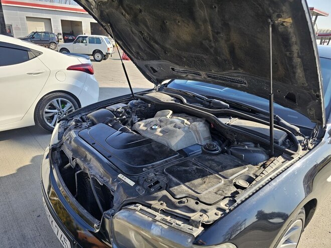 BMW 745 2002, 265,800 km - 4.4 l - Qəbələ