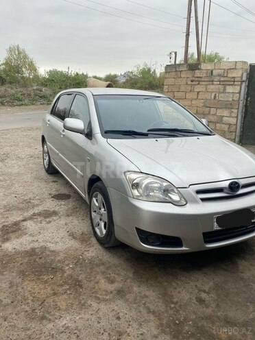 Toyota Corolla 2004, 279,644 km - 1.4 l - İmişli
