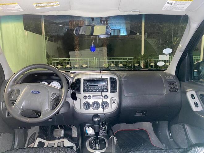 Ford Escape 2004, 210,000 km - 3.0 l - Gəncə