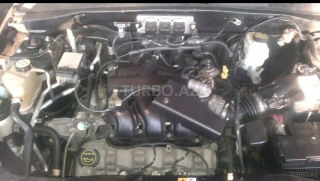 Ford Escape 2004, 210,000 km - 3.0 l - Gəncə