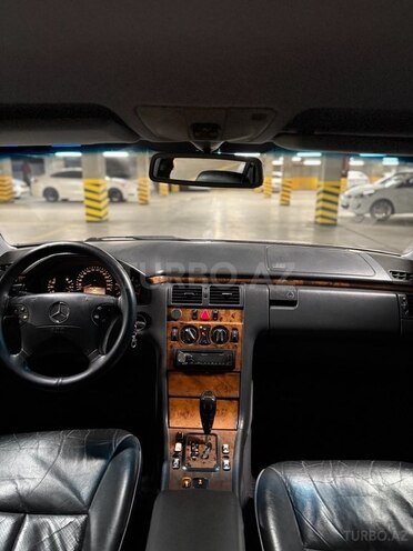 Mercedes E 270 2001, 355,000 km - 2.7 л - Bakı