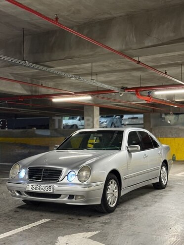 Mercedes E 270 2001, 355,000 km - 2.7 л - Bakı