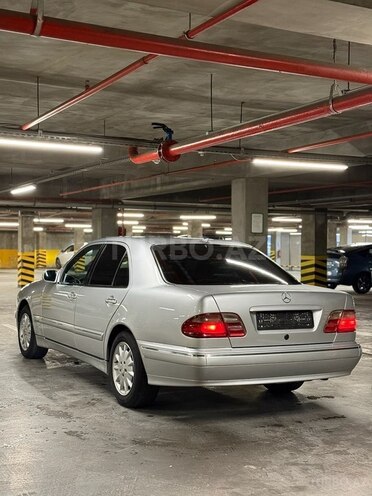 Mercedes E 270 2001, 355,000 km - 2.7 л - Bakı