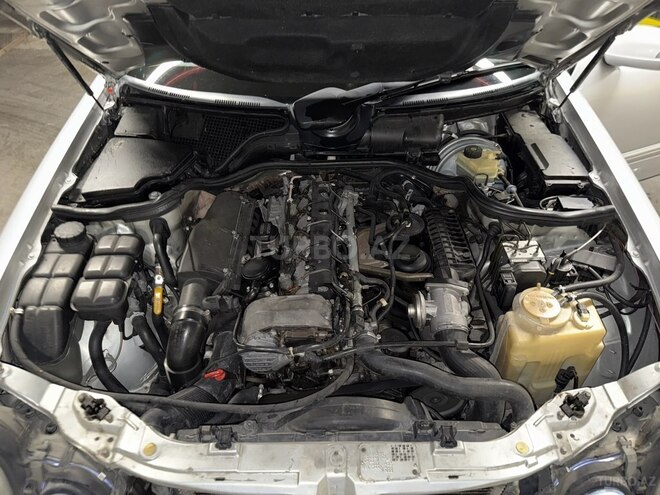 Mercedes E 270 2001, 355,000 km - 2.7 л - Bakı