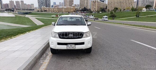 Toyota Hilux 2010, 570,000 km - 2.5 l - Bakı
