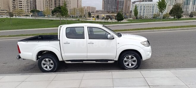 Toyota Hilux 2010, 570,000 km - 2.5 l - Bakı