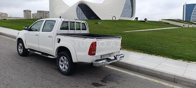 Toyota Hilux 2010, 570,000 km - 2.5 l - Bakı