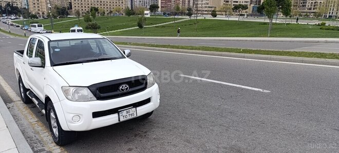 Toyota Hilux 2010, 570,000 km - 2.5 l - Bakı
