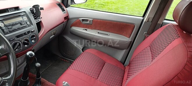 Toyota Hilux 2010, 570,000 km - 2.5 l - Bakı