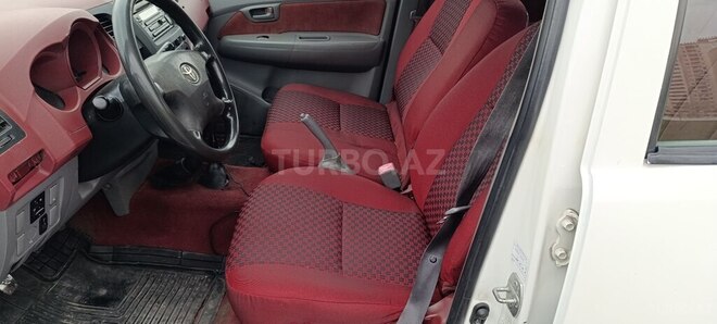 Toyota Hilux 2010, 570,000 km - 2.5 l - Bakı