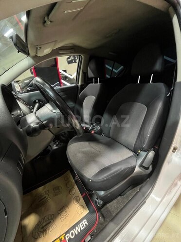 Nissan Sunny-15