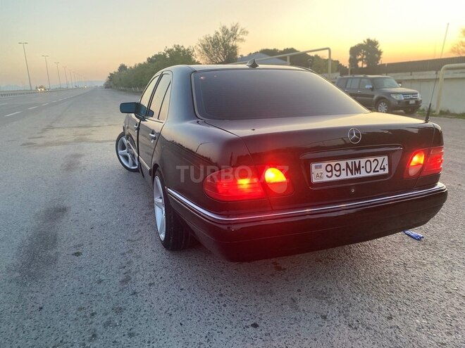 Mercedes E 240 1998, 424,124 km - 2.4 l - Hacıqabul