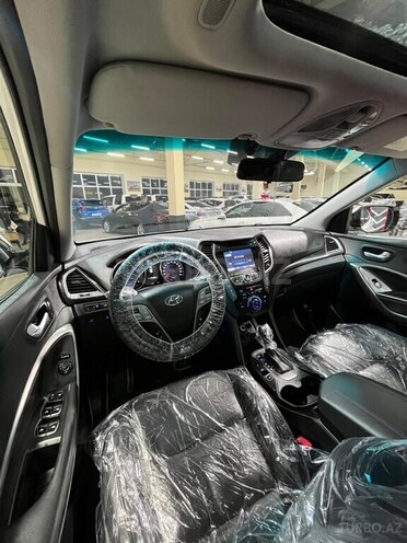 Hyundai Santa Fe-15