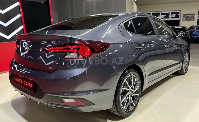 Hyundai Avante-11