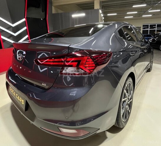 Hyundai Avante-7