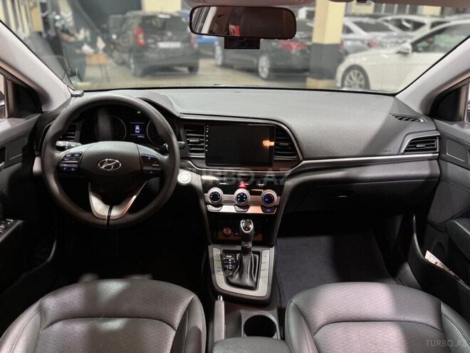 Hyundai Avante-15