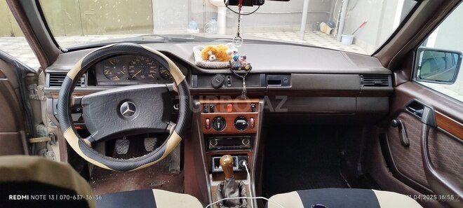 Mercedes E 200 1990, 102,200 km - 2.0 l - Qəbələ