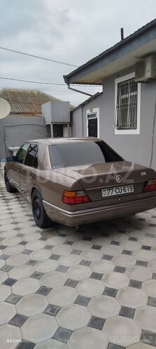 Mercedes E 200 1990, 102,200 km - 2.0 l - Qəbələ