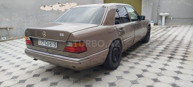 Mercedes E 200 1990, 102,200 km - 2.0 l - Qəbələ