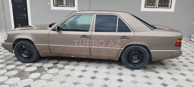 Mercedes E 200 1990, 102,200 km - 2.0 l - Qəbələ