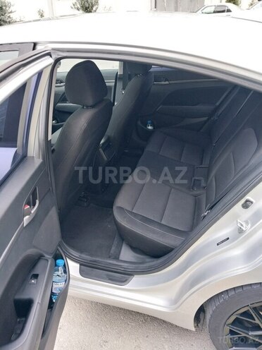 Hyundai Elantra 2018, 238,653 km - 2.0 л - Bakı