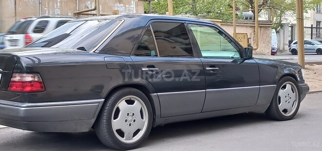 Mercedes E 220 1994, 499,900 km - 2.2 l - Bakı