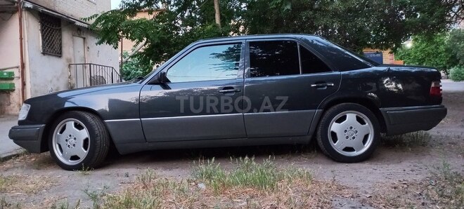 Mercedes E 220 1994, 499,900 km - 2.2 l - Bakı