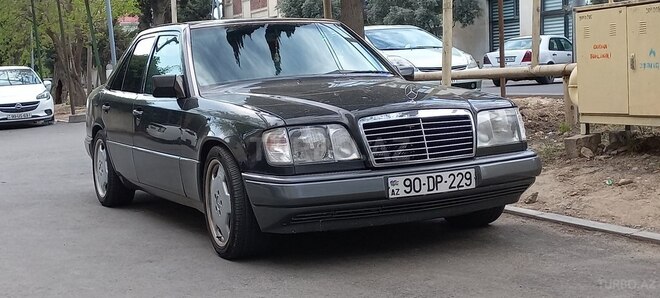 Mercedes E 220 1994, 499,900 km - 2.2 l - Bakı