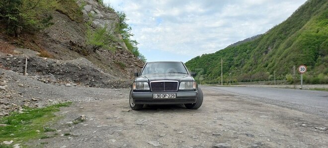 Mercedes E 220 1994, 499,900 km - 2.2 l - Bakı