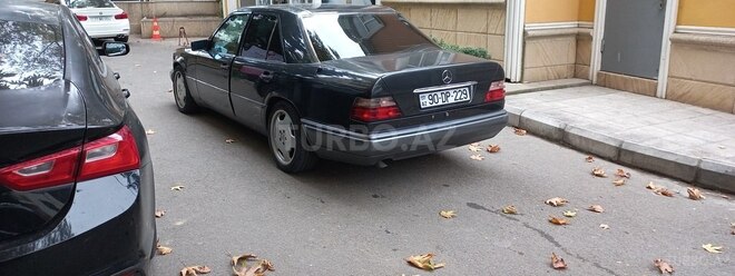 Mercedes E 220 1994, 499,900 km - 2.2 l - Bakı