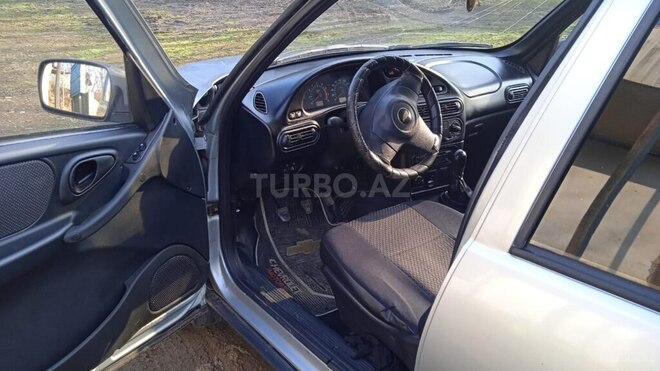 Chevrolet Niva 2013, 204,940 km - 1.7 l - Lerik