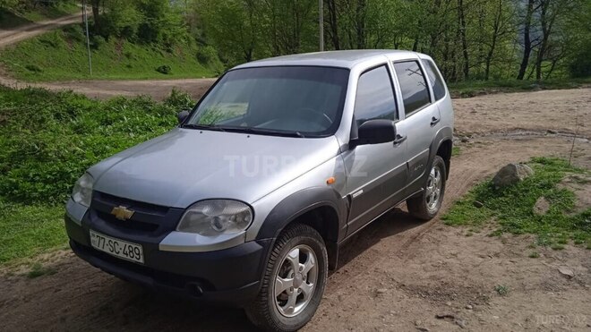 Chevrolet Niva 2013, 204,940 km - 1.7 l - Lerik