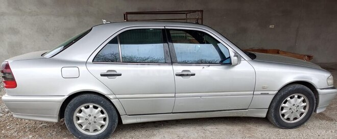 Mercedes C 180 1999, 424,439 km - 1.8 l - Ucar