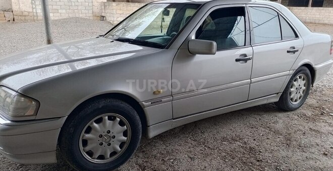 Mercedes C 180 1999, 424,439 km - 1.8 l - Ucar