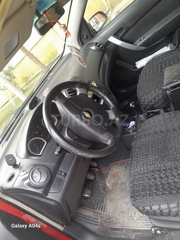 Chevrolet Aveo-5