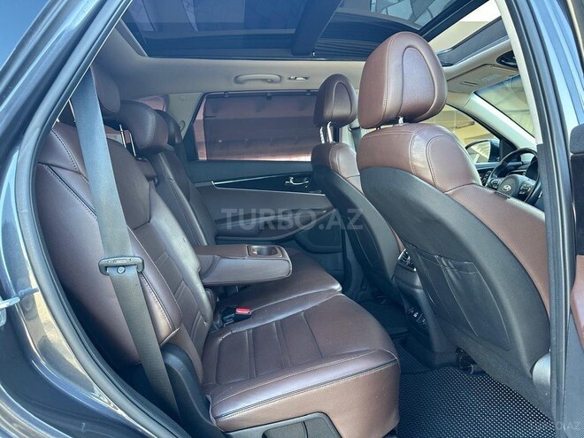 Kia Sorento-18