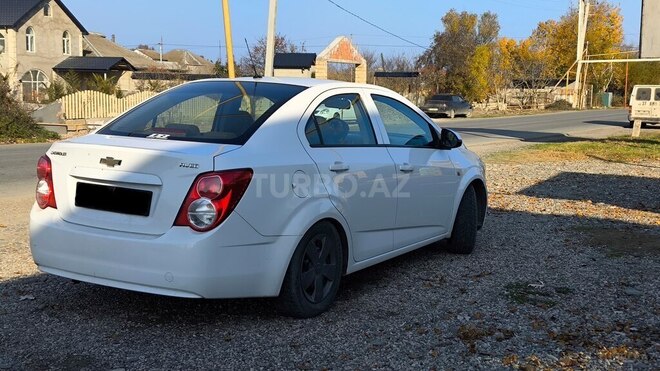 Chevrolet Aveo-3