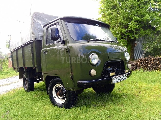 UAZ 452 1979, 265,434 km - 2.4 l - Astara