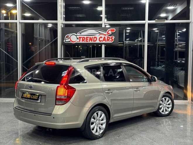 Kia Ceed-5