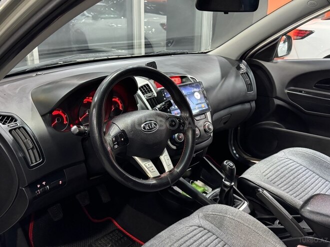 Kia Ceed-12