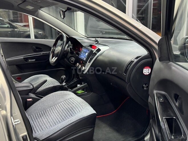 Kia Ceed-13