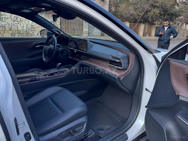 Toyota Crown 2023, 16,000 km - 2.5 l - Bakı