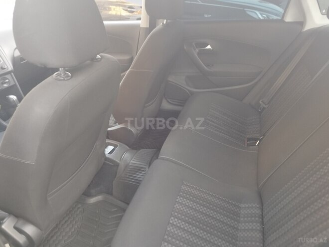 Volkswagen Polo 2018, 132,000 km - 1.6 л - Bakı