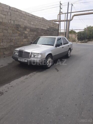 Mercedes E 220 1993, 421,563 km - 2.2 л - Bakı
