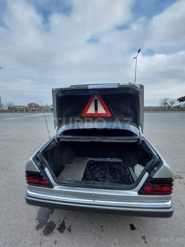 Mercedes E 220 1993, 421,563 km - 2.2 л - Bakı