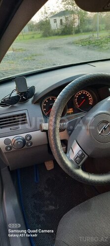 Opel Astra 2005, 180,000 km - 1.4 л - Bakı