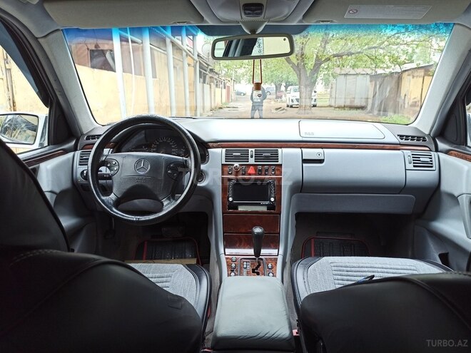 Mercedes E 200 1999, 244,856 km - 2.0 l - Goranboy