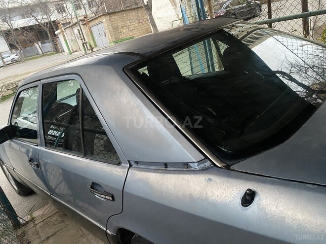 Mercedes E 260 1990, 175,000 km - 2.6 l - Bakı
