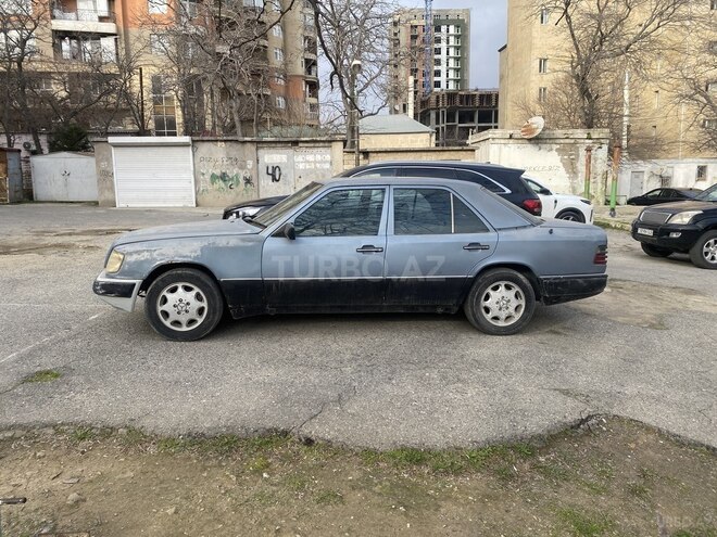 Mercedes E 260 1990, 175,000 km - 2.6 l - Bakı